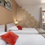 Casa Albina 로비니